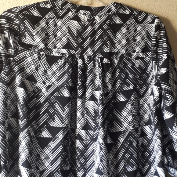 Decree Top - Picture 7 of 8